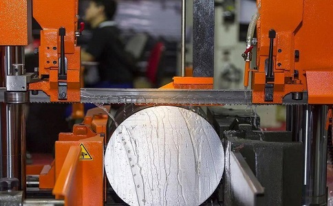 汝城立式金属带锯床切削出现跑带故障解决方法！